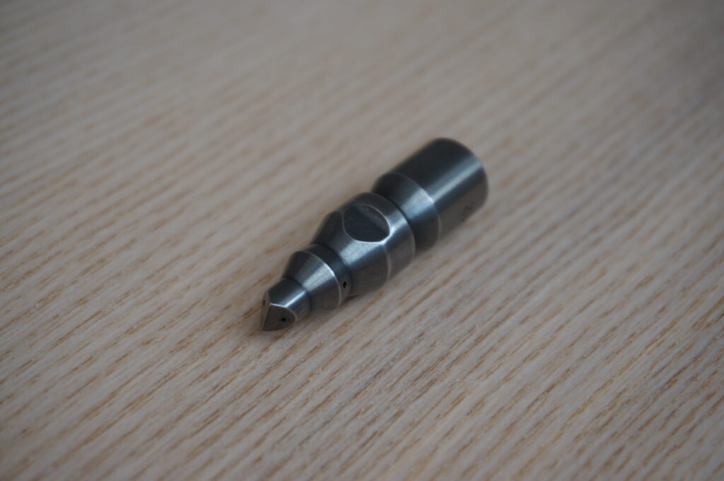 Dysza dłutowa Ø12mm, GW1/8″, 1000 bar