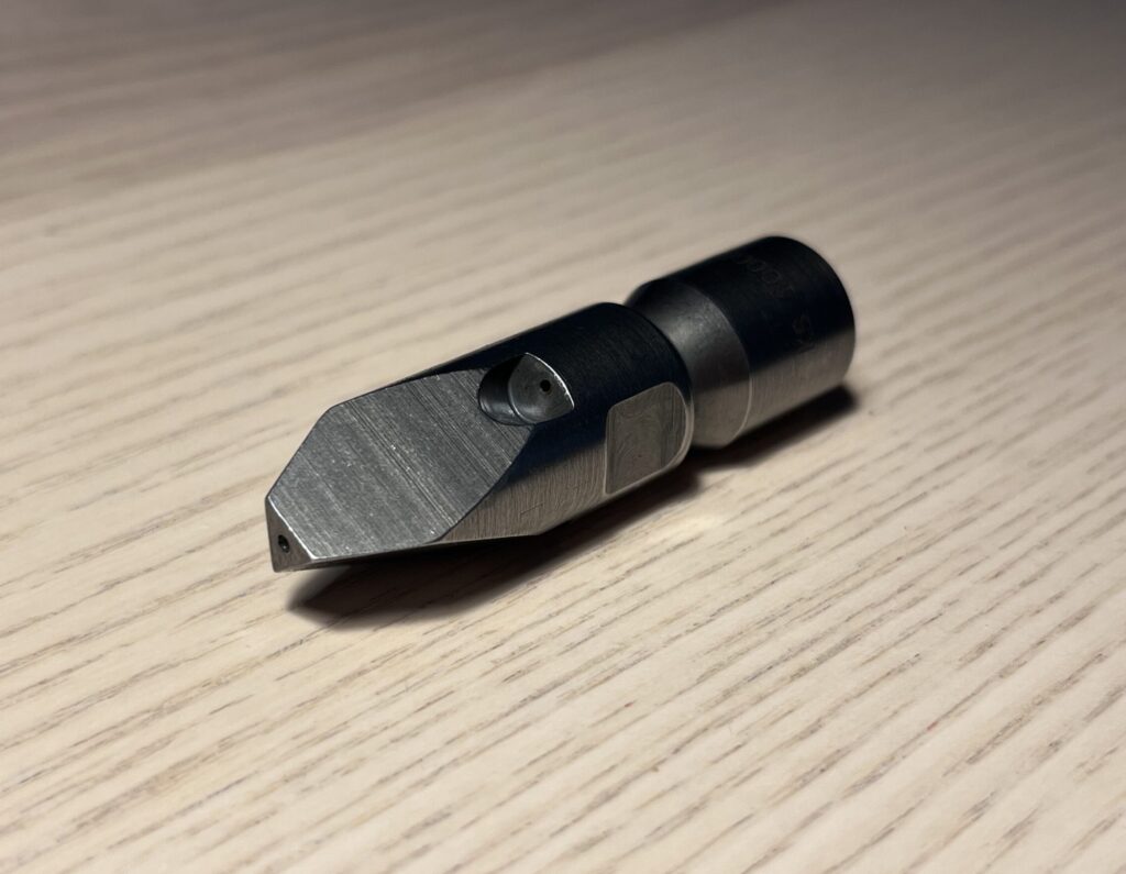 Dysza trzykrawędziowa Ø16 mm, GW1/4″ / 1000 Bar